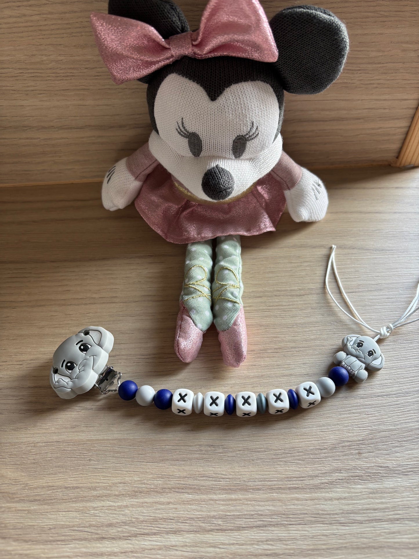 Attache tétine éléphant